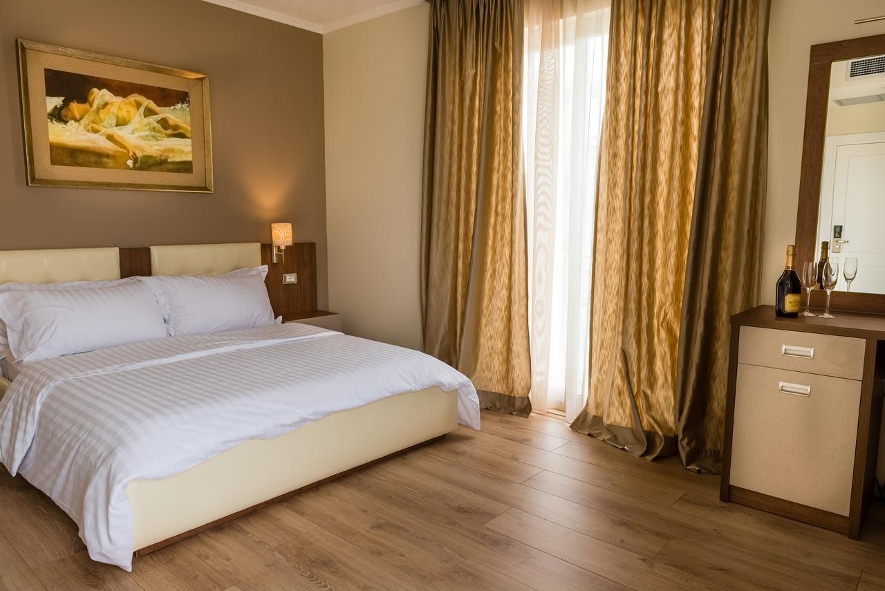 Keit Hotel Tiranë Ngoại thất bức ảnh