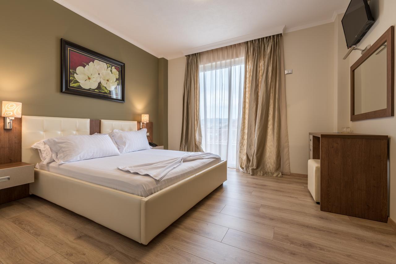 Keit Hotel Tiranë Ngoại thất bức ảnh